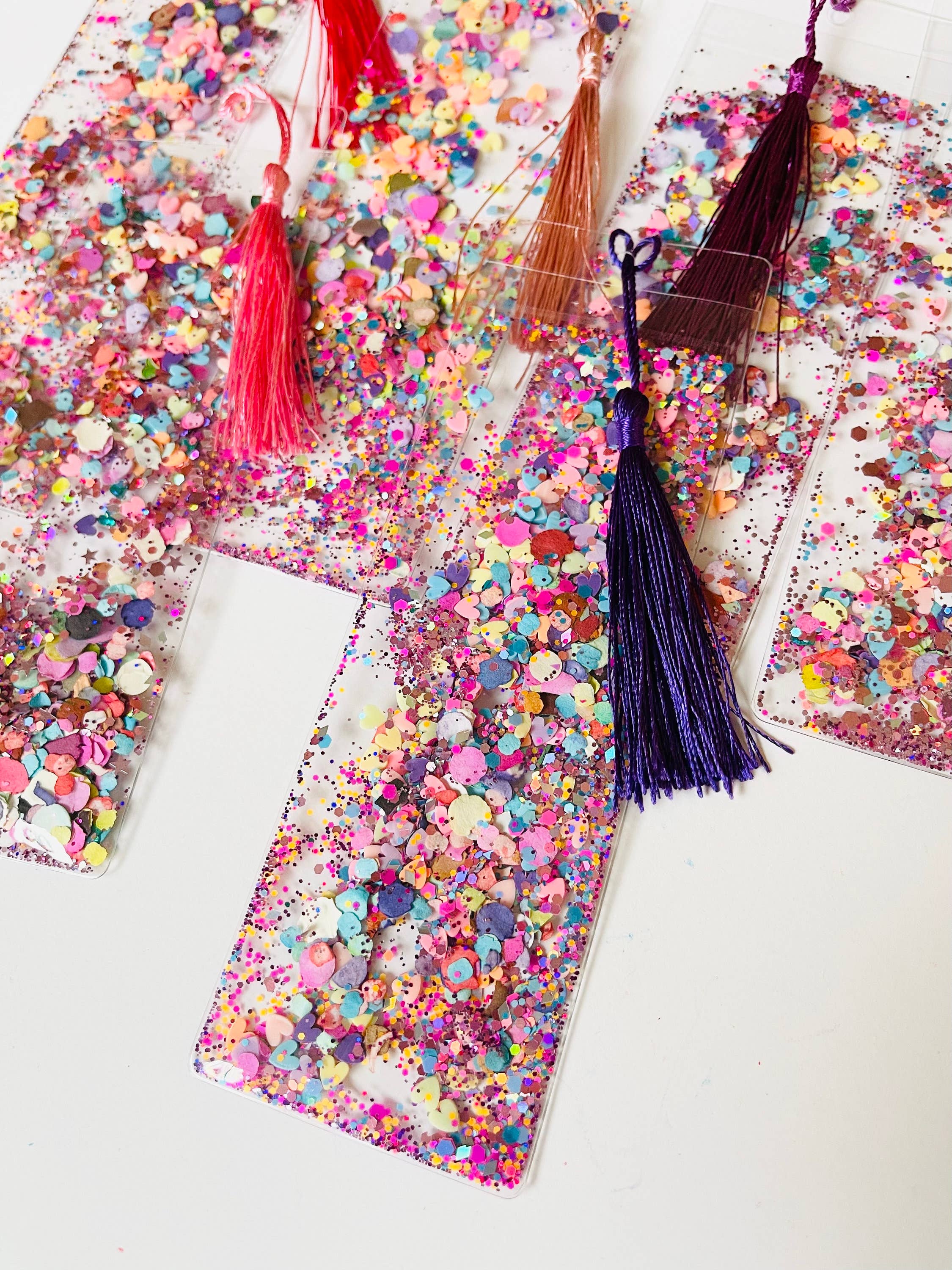 Valentine’s Day Heart Glitter Shaker Bookmark