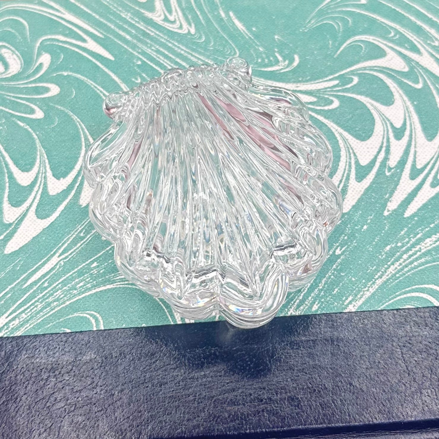 Small Clam Shell Glass Trinket Box