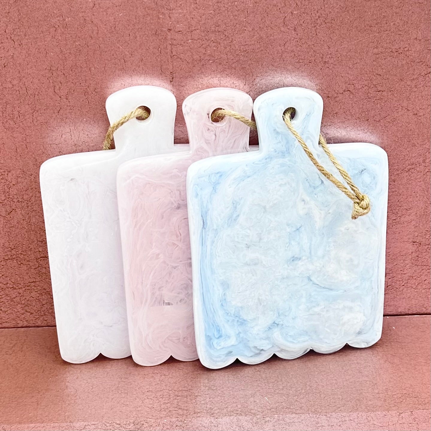 Scalloped Mini Resin Board