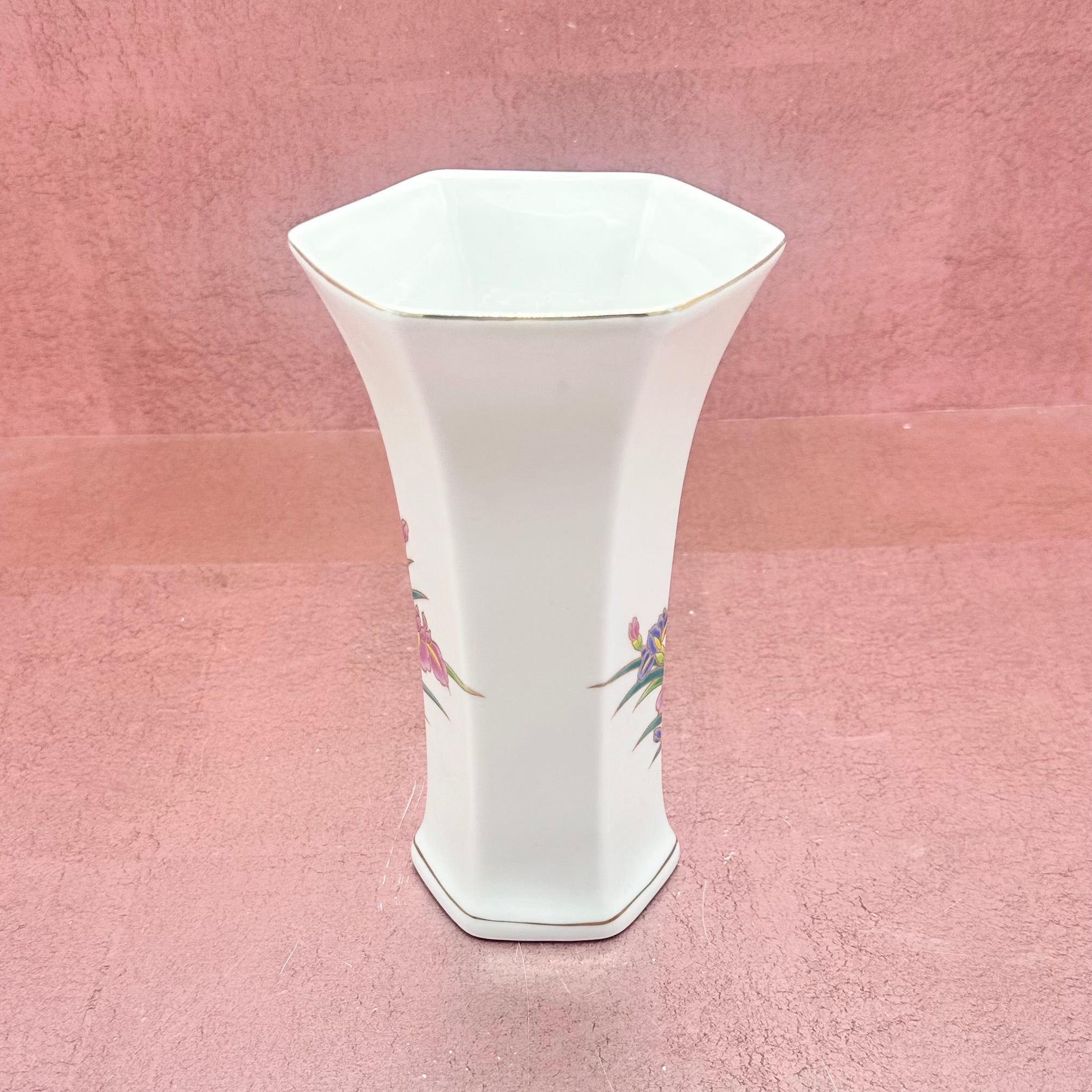 Bright Colored Floral Vase w/ King Fisher