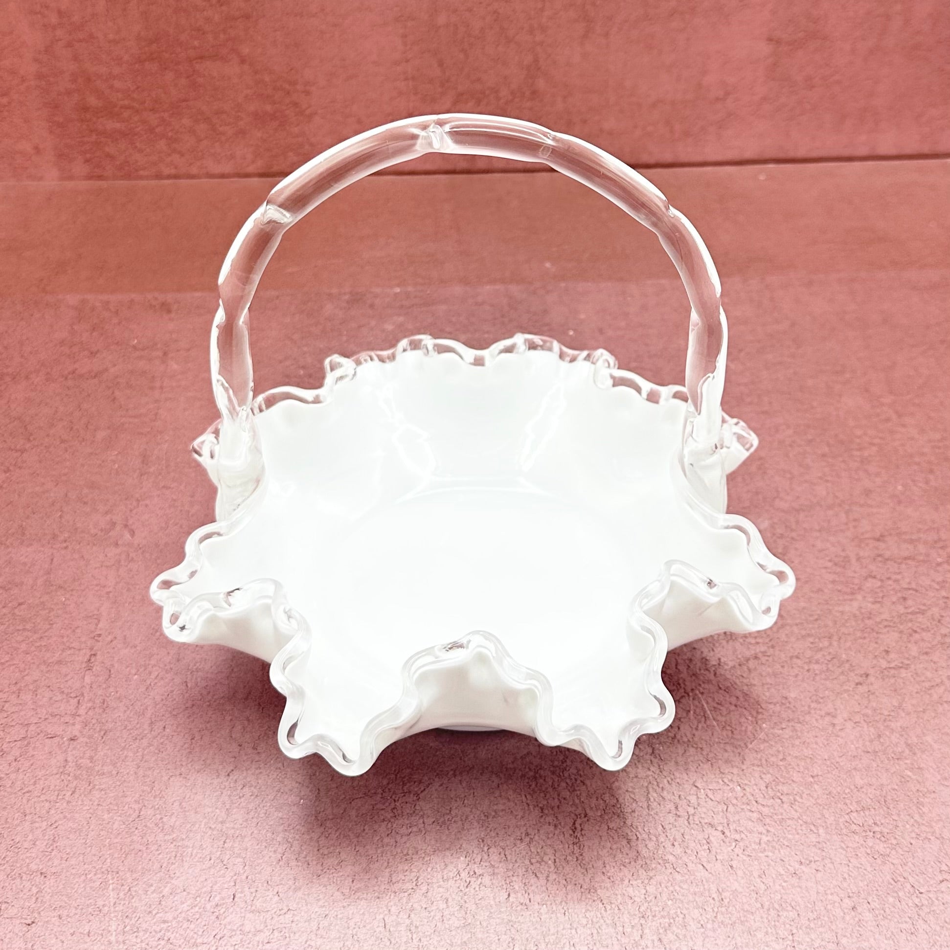 Fenton White Ruffle Clear Edge Basket