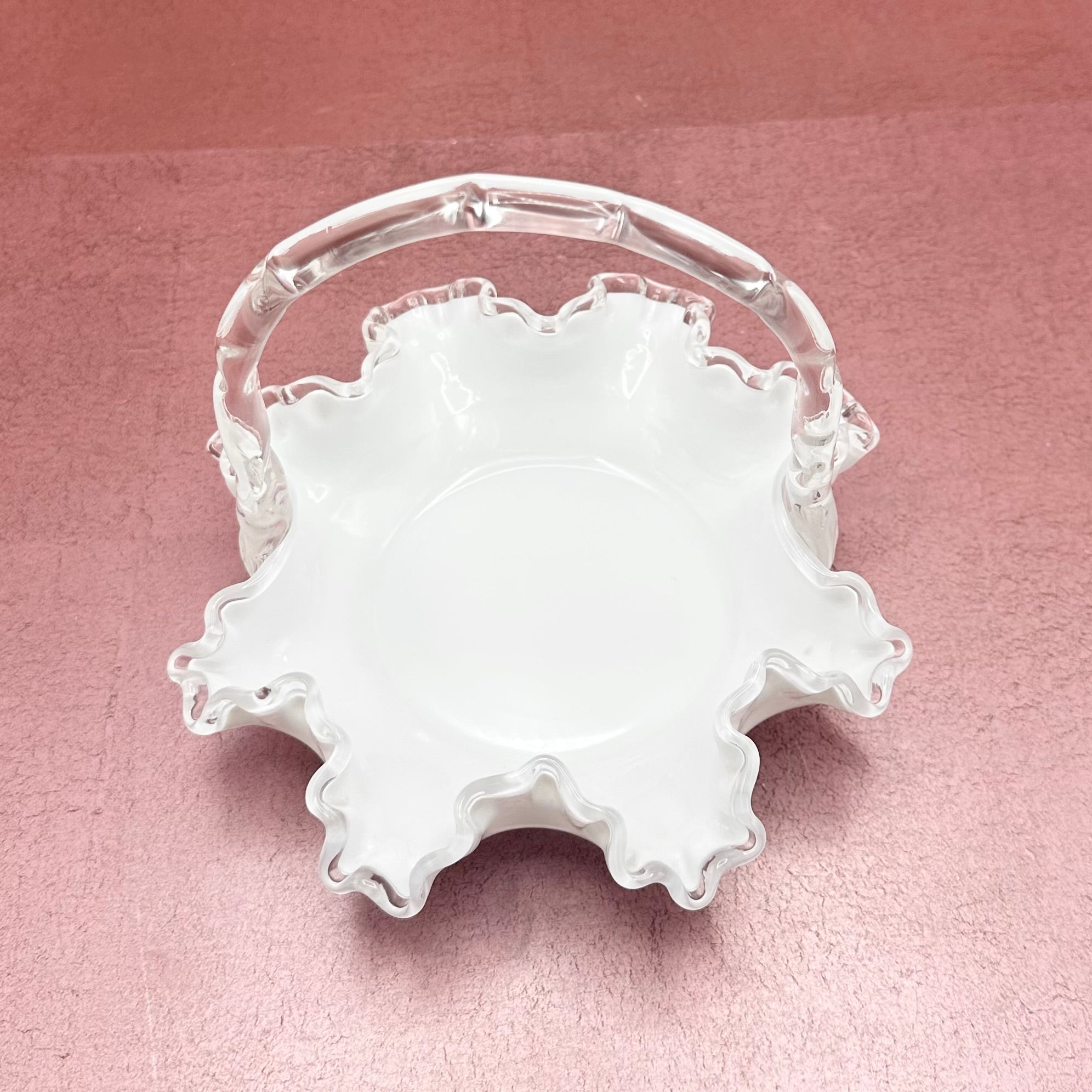Fenton White Ruffle Clear Edge Basket