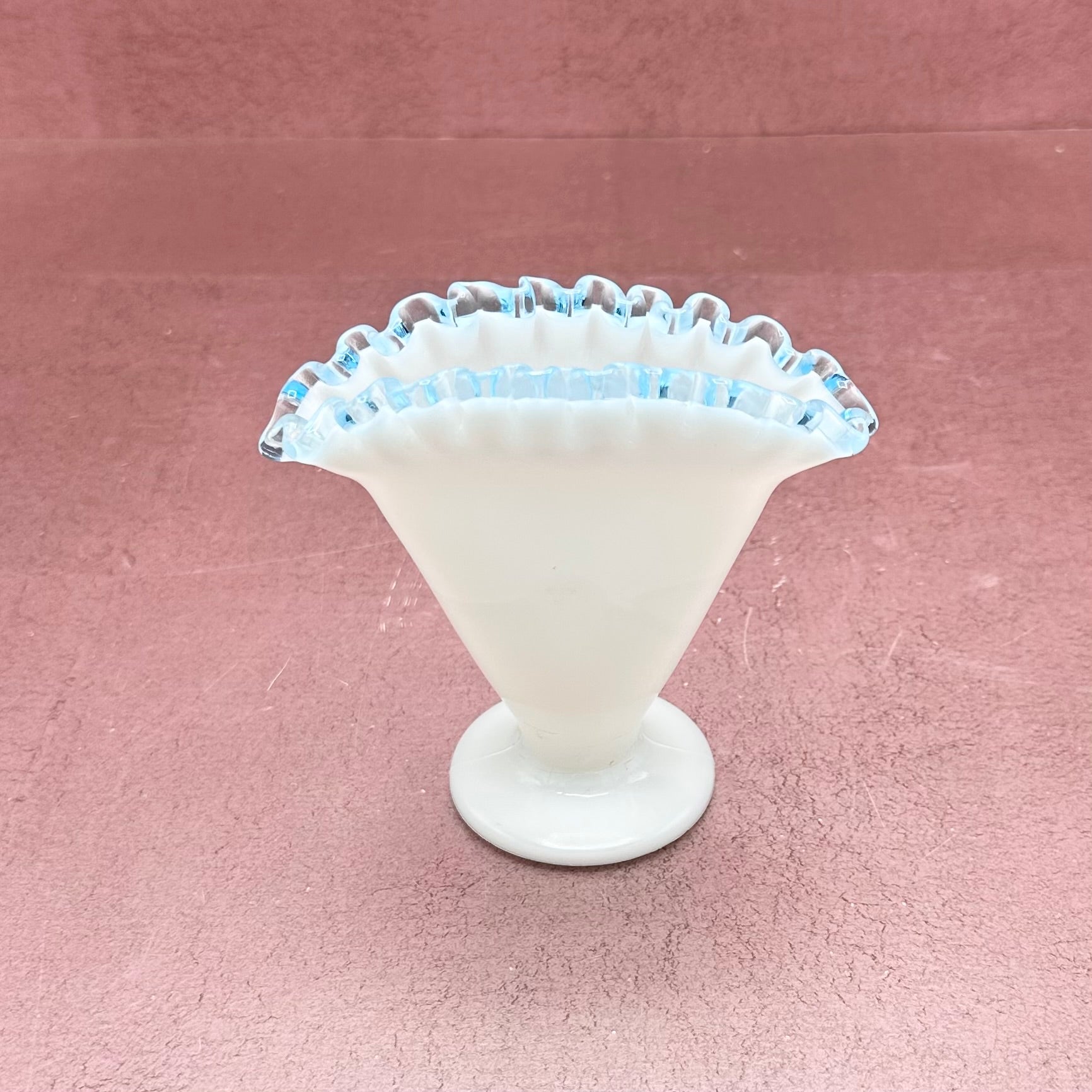 Fenton Ruffle Fan Vase Small