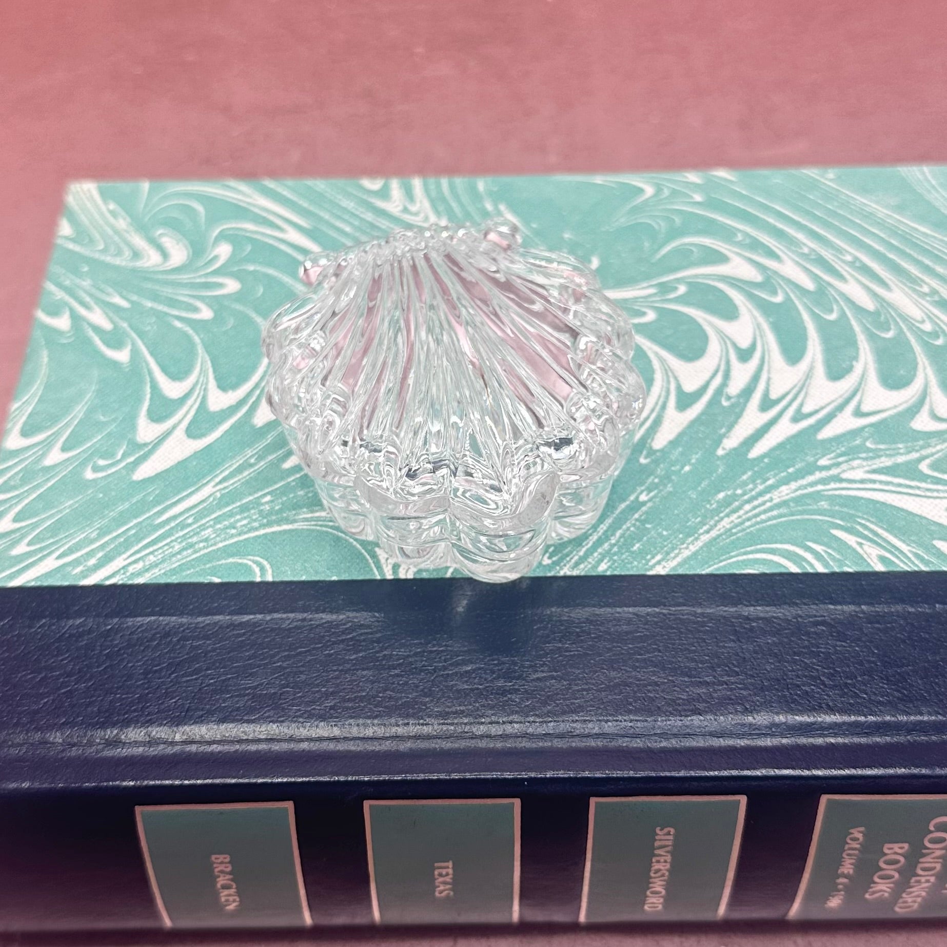 Small Clam Shell Glass Trinket Box