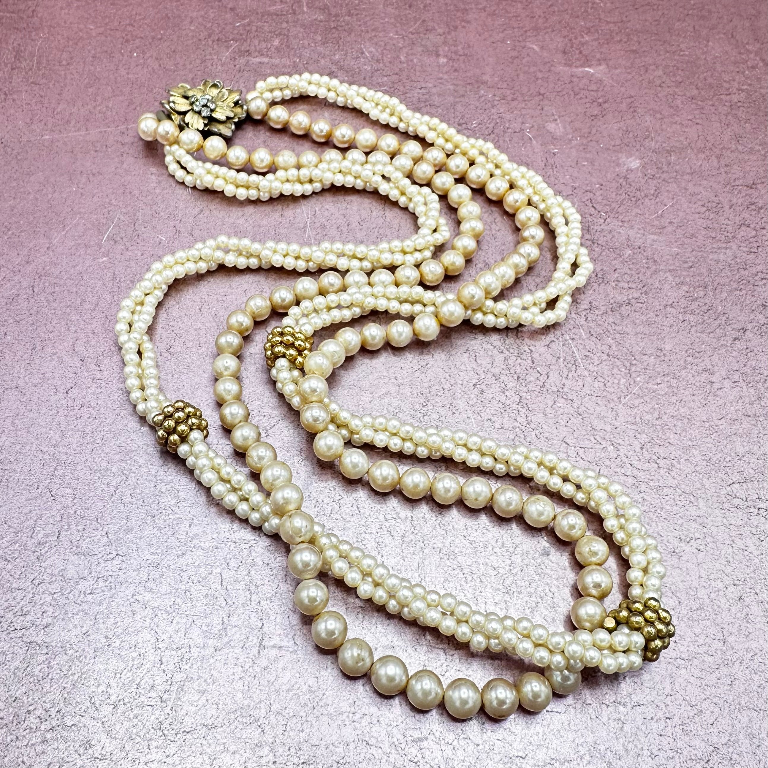 Vintage Faux Pearl Flower Clasp Necklace