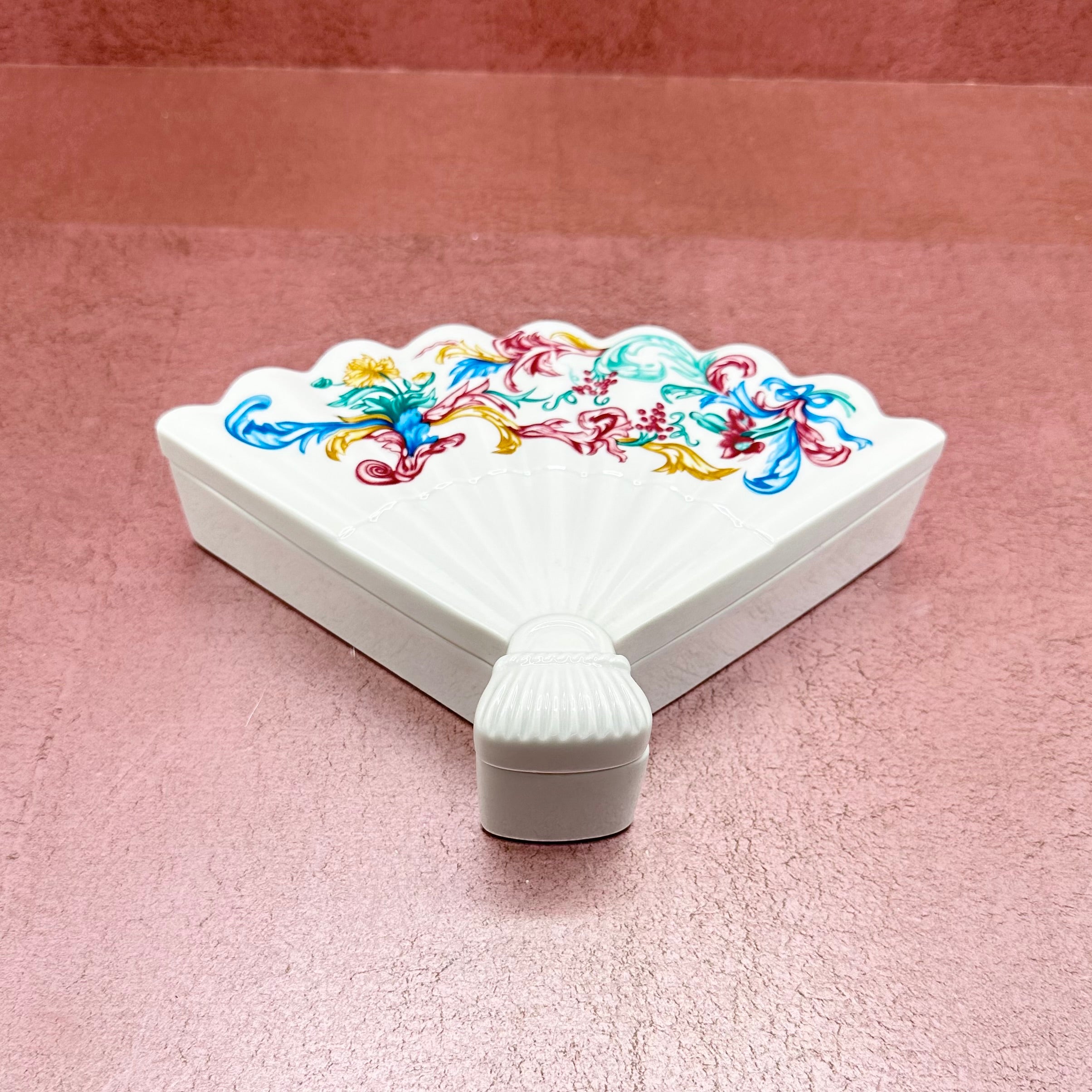 Vintage Trinket Fan Box Elizabeth Arden Palais