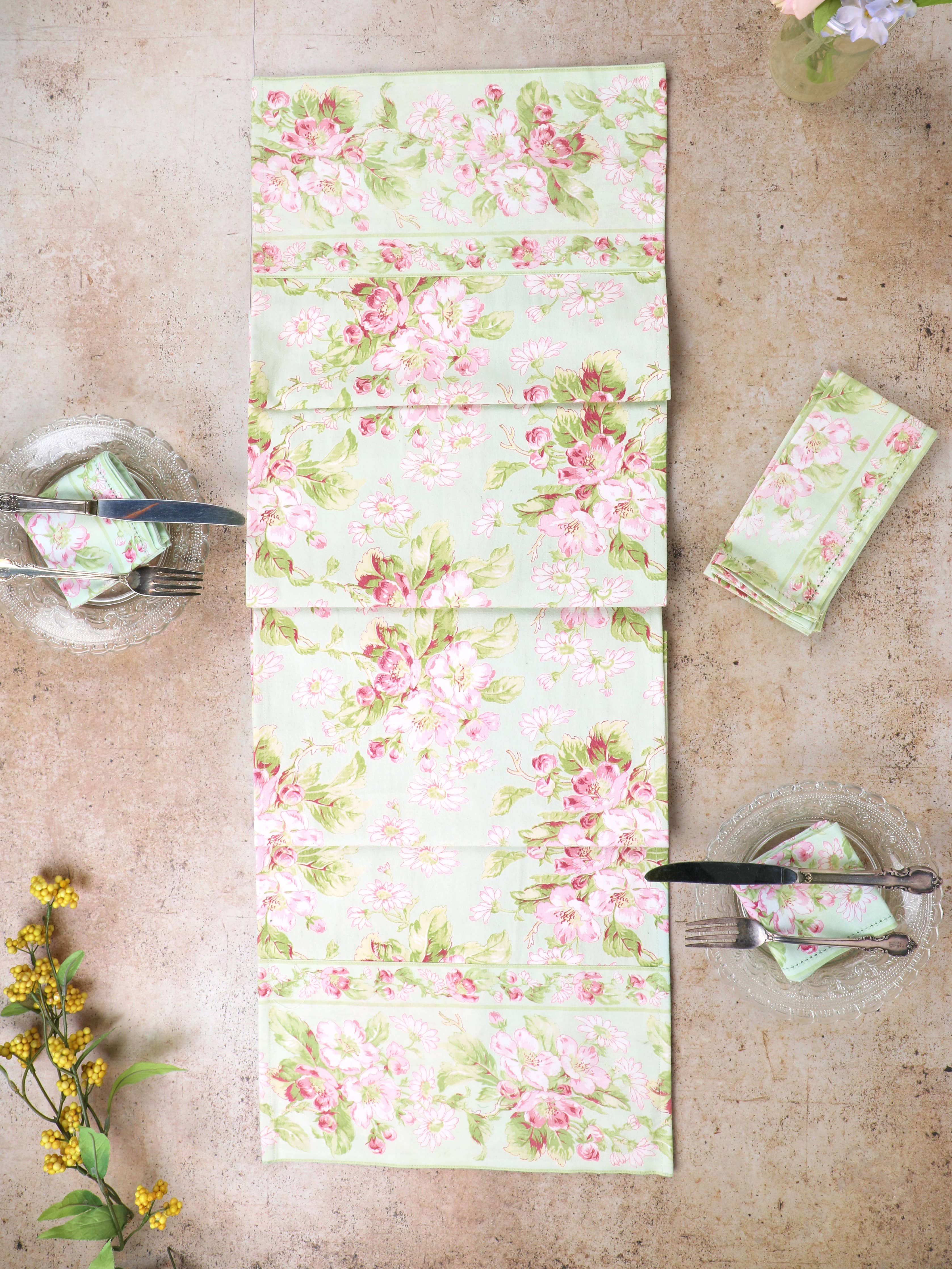 Apple Blossom Runner - Light Green