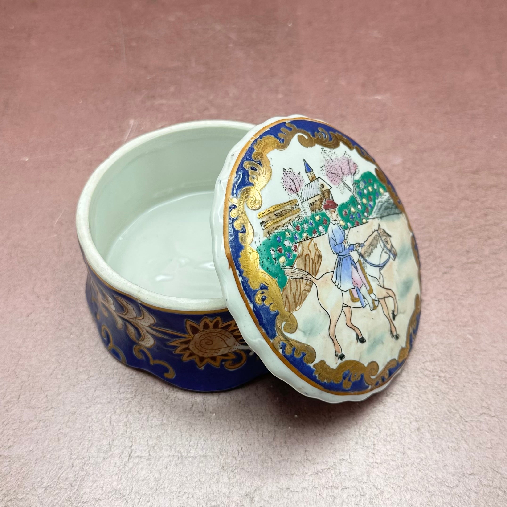 Country Scene Asian Lidded Trinket Dish