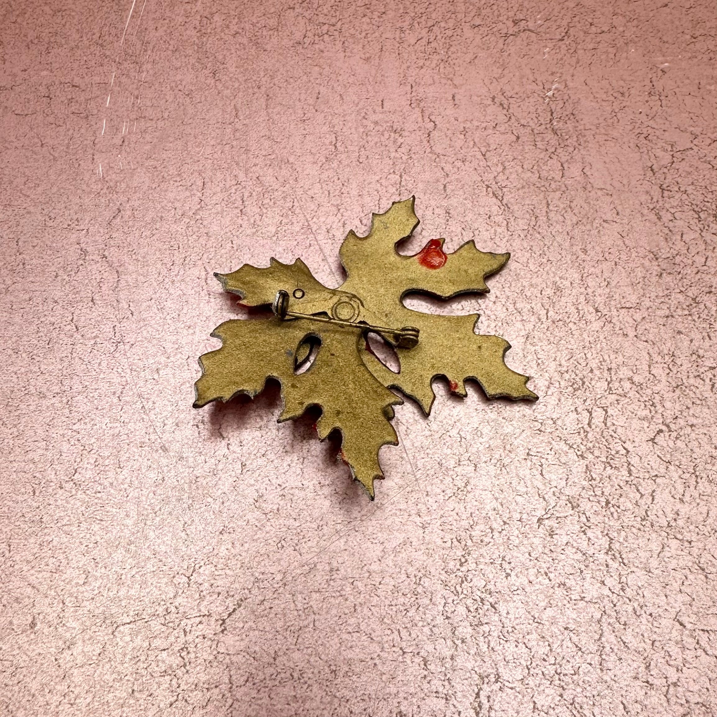 Red maple Leaf Enamel Brooch