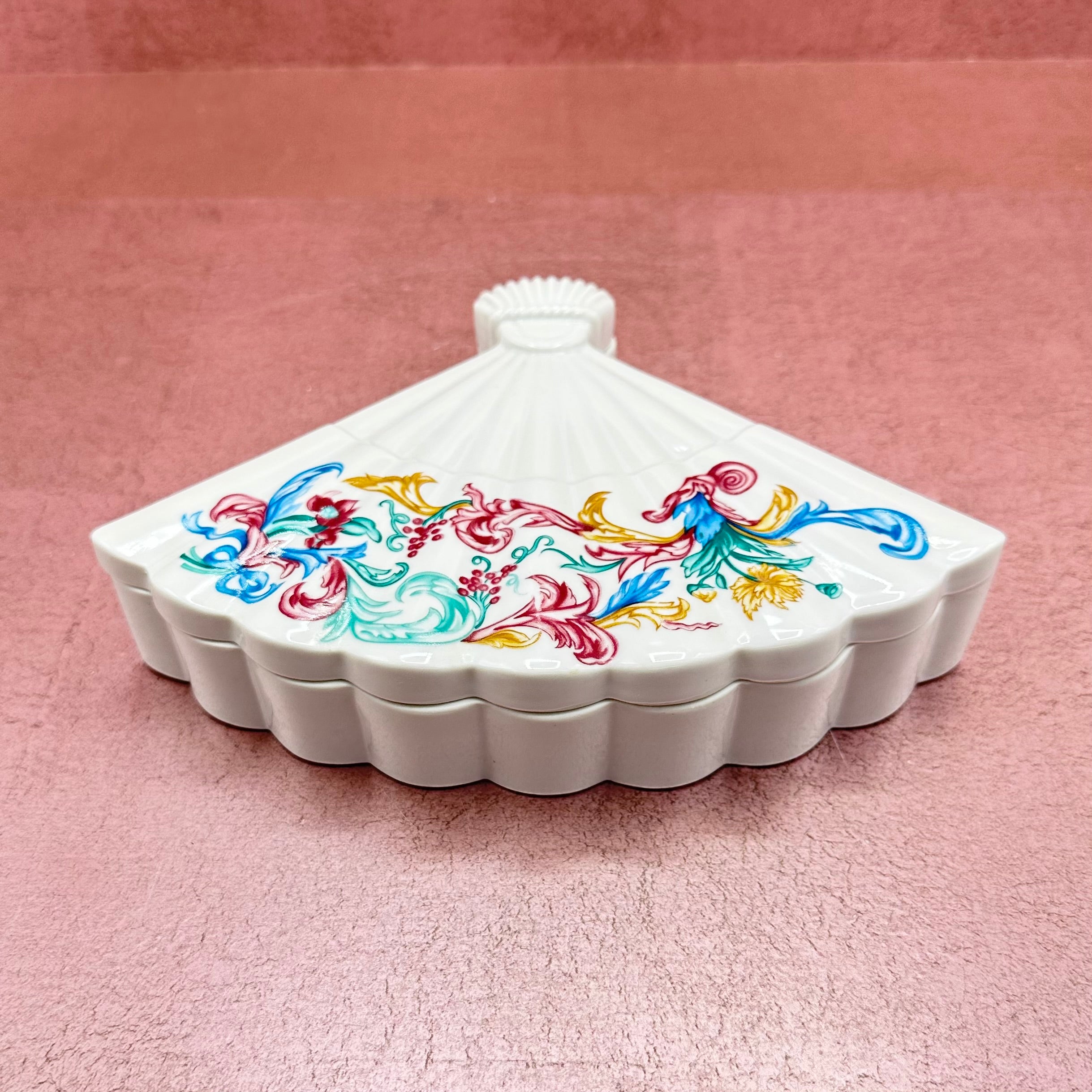 Vintage Trinket Fan Box Elizabeth Arden Palais