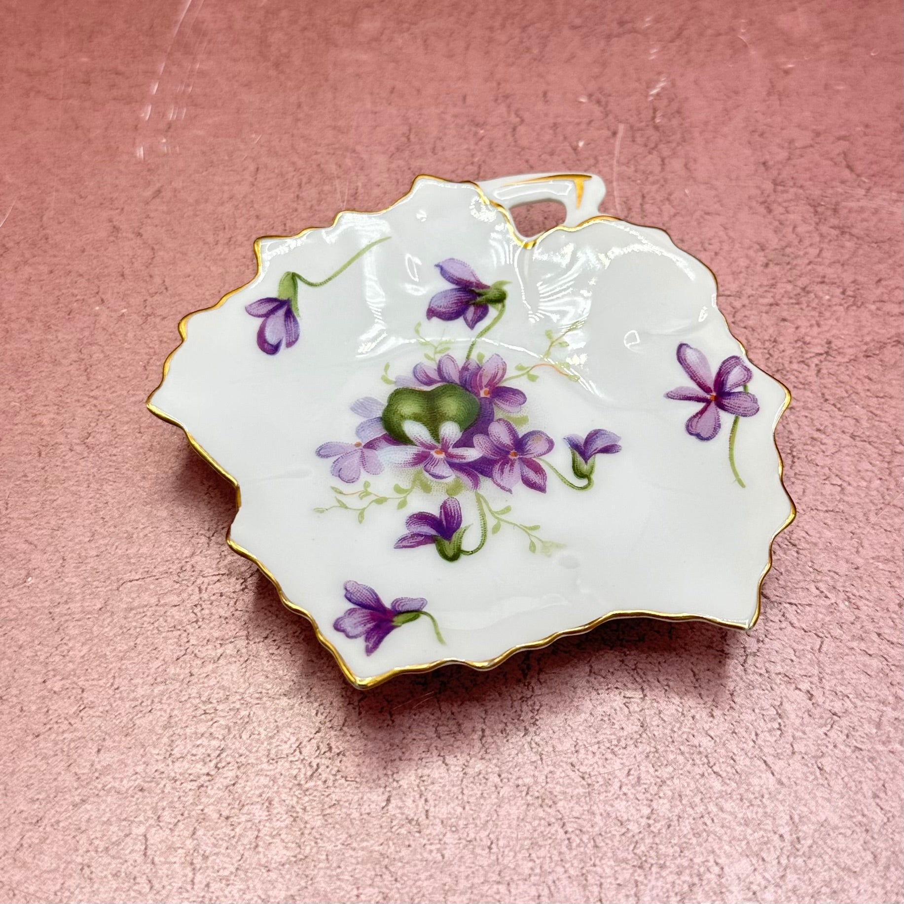 Rossetti Spring Violets Leaf Dishes