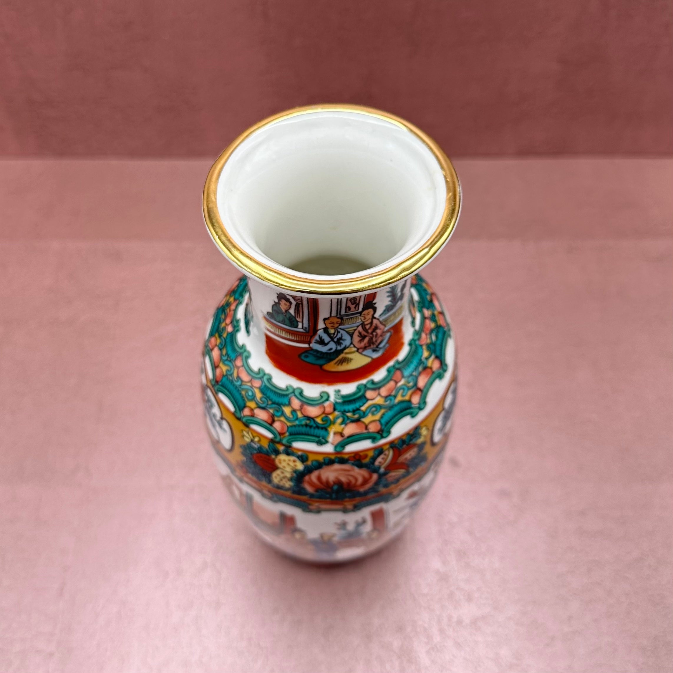 Small Familial Rose Vase