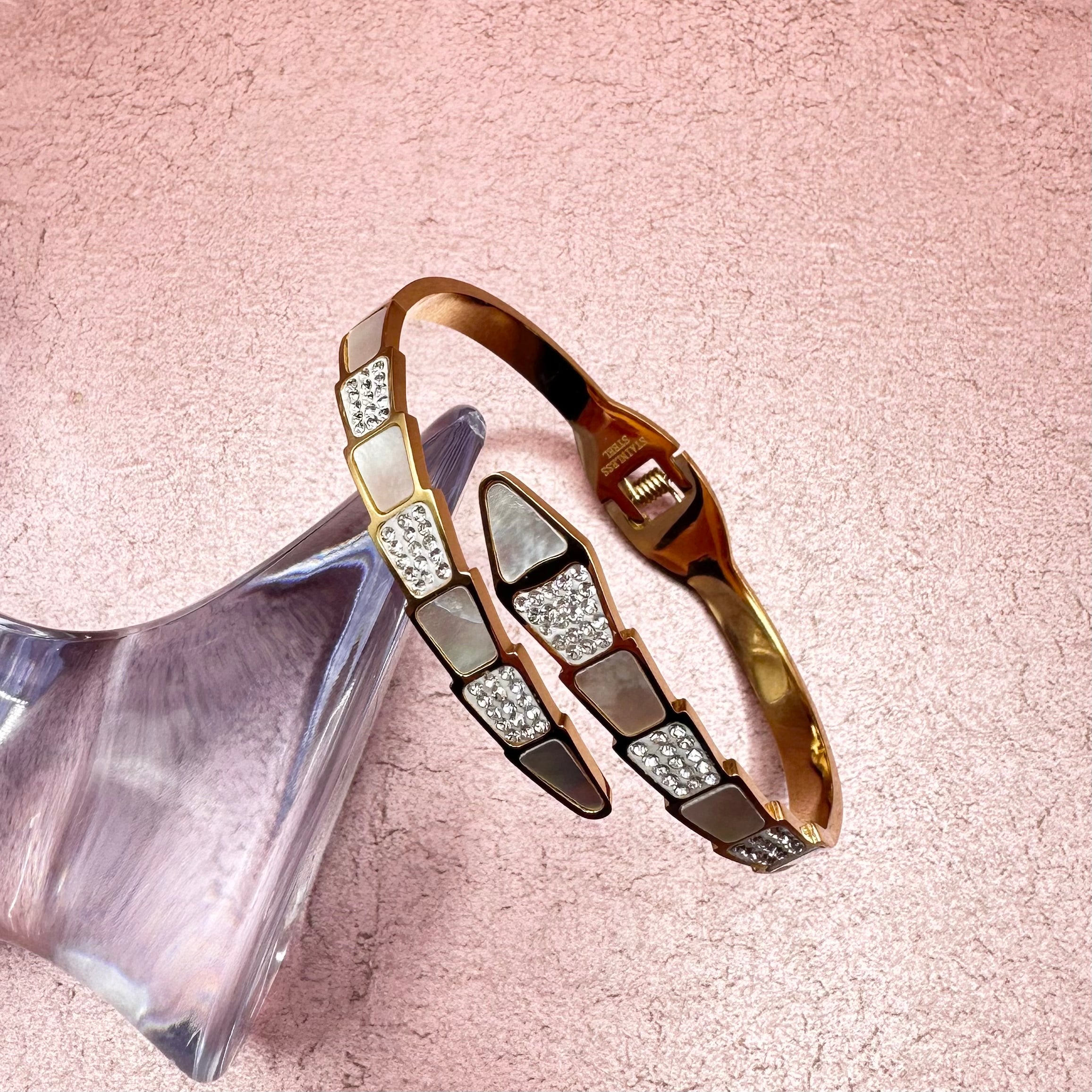 Mother of Pearl Metal Hinge Bracelet
